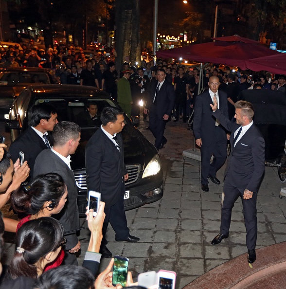 Cận cảnh vẻ quyến rũ chết người của David Beckham khi đi dự tiệc tại Hà Nội 11