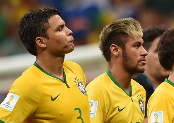 Thiago Silva c&ocirc;ng khai "g&acirc;y chiến" với Neymar v&igrave; chiếc băng đội trưởng 3