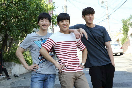 Kim Woo Bin, Kang Ha Neul, Junho cực kỳ hợp cạ trên phim trường "Twenty" 2