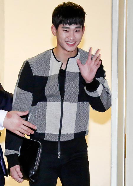 Fan thất vọng vì Kim Soo Hyun từ chối làm bác sĩ đa nhân cách 3