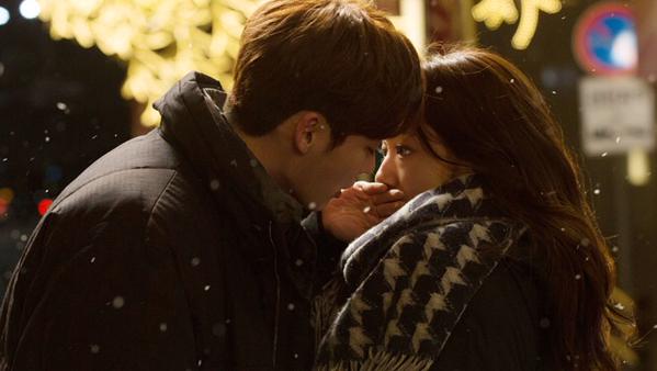 In Ha (Park Shin Hye) - Dal Po (Lee Jong Suk) hôn nhau dưới tuyết rơi 4