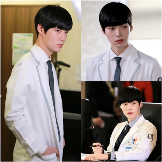 Lộ chân dung lạnh lùng của "bác sĩ ma ca rồng" Ahn Jae Hyun 1