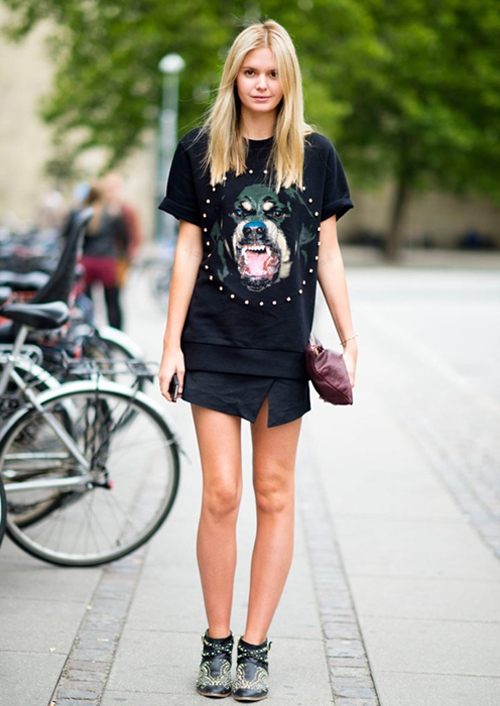 Những mẫu T-shirt "sốt sình sịch" của Givenchy 41