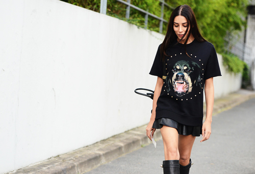 Những mẫu T-shirt "sốt sình sịch" của Givenchy 42