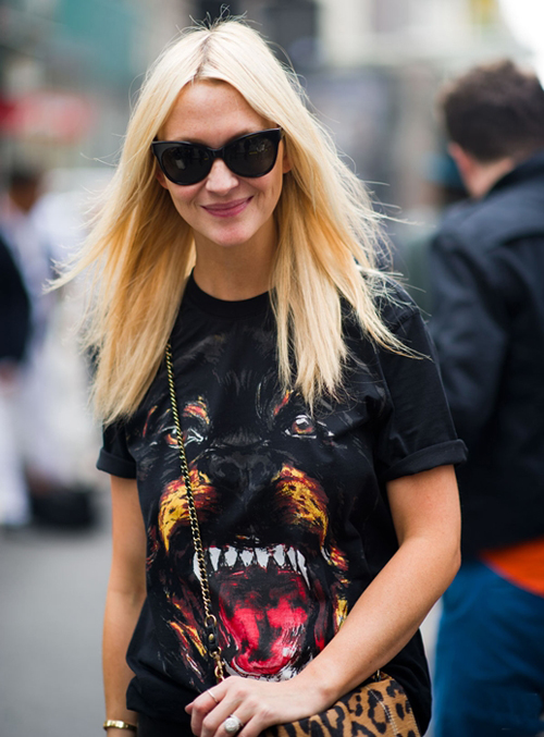 Những mẫu T-shirt "sốt sình sịch" của Givenchy 48