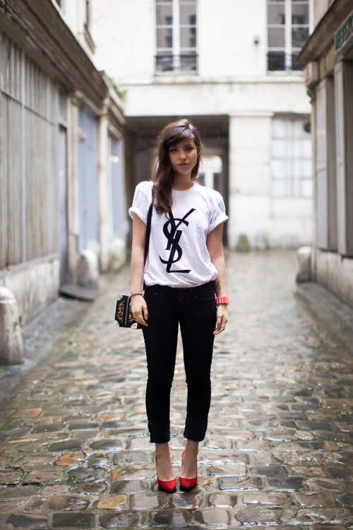 Những mẫu T-shirt nổi tiếng mà fashionista nào cũng có 32