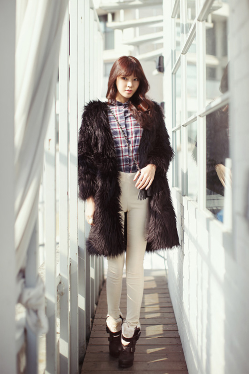 Mix đồ casual mà cá tính, mạnh mẽ như Hyoyeon (SNSD) 18