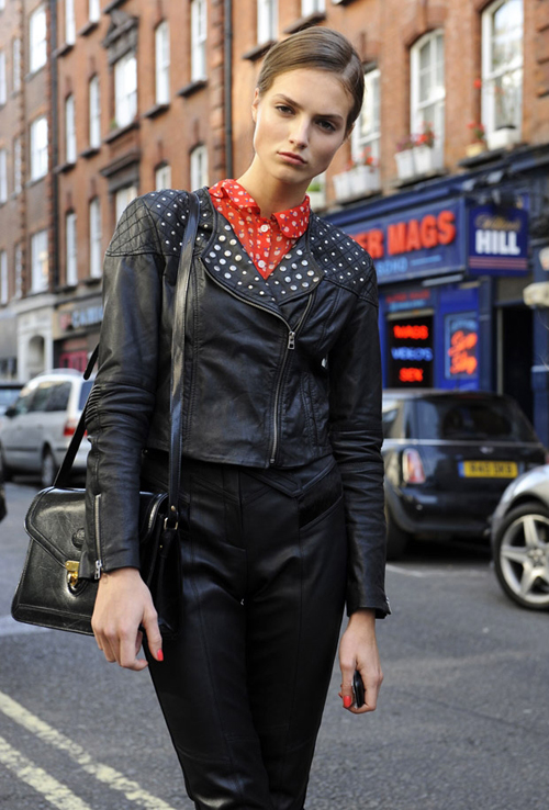 Son n&agrave;o, trang phục đ&oacute; 22