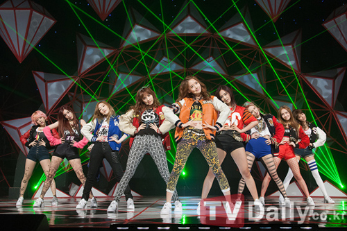 4 bước đơn giản mix đồ chất như SNSD trong "I Got A Boy" 1
