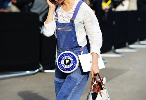 Phối đồ đậm chất retro cá tính cùng quần Dungarees 6