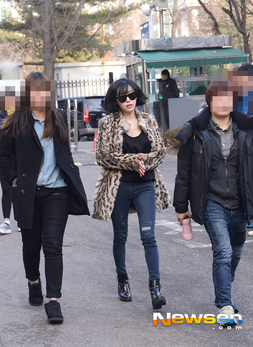 Sao Việt chuộng street style nổi, sao ngoại lại ưa màu tối 14