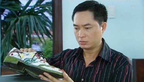 Thảo Ly (Tường Vi) tặng giày yểu điệu cho bạn trai 1
