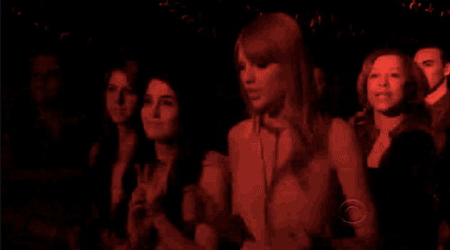 Bật cười trước 25 khoảnh khắc cổ vũ "quên mình" của Taylor Swift 10