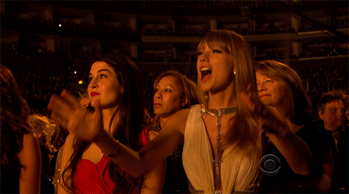 Bật cười trước 25 khoảnh khắc cổ vũ "quên mình" của Taylor Swift 19