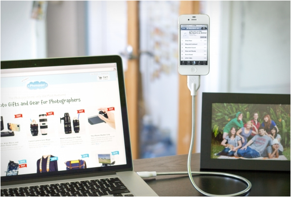 Sạc iPhone theo phong cách "phù thủy gọi rắn" 4