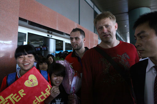 Fan hào hứng đón huyền thoại Schmeichel tới VN 2