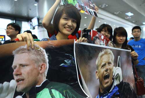 Fan hào hứng đón huyền thoại Schmeichel tới VN 10