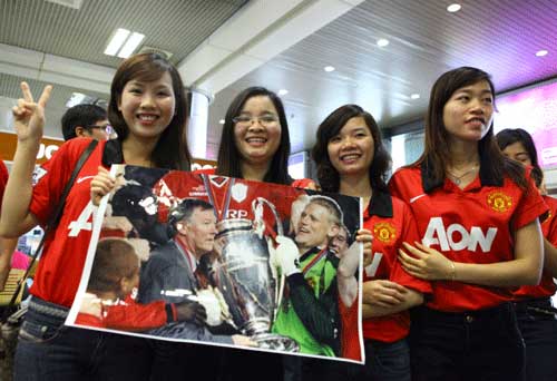 Fan hào hứng đón huyền thoại Schmeichel tới VN 8