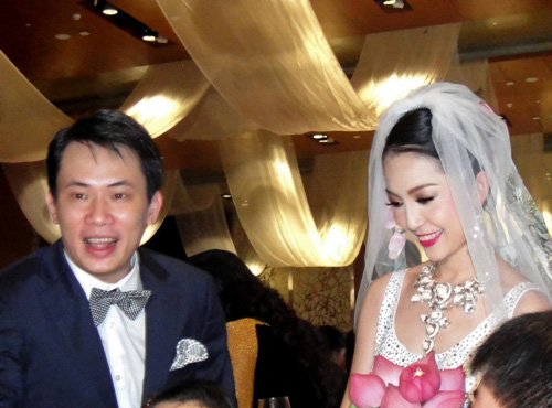 Những đám cưới bất ngờ của showbiz Việt 6