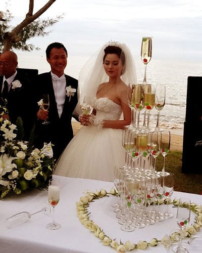Những đám cưới bất ngờ của showbiz Việt 15