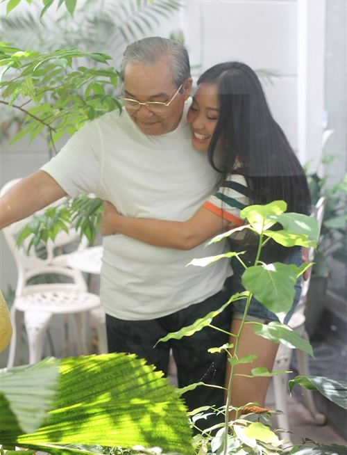 Ngắm hình ảnh ngọt ngào của sao Việt bên bố mẹ 31