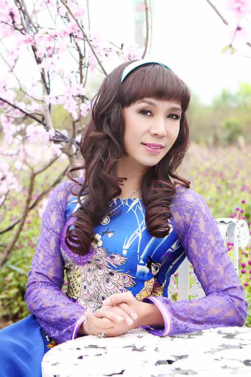 Những chiêu trò "nực cười" của showbiz Việt 4