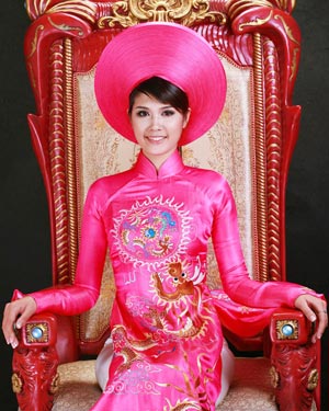 Chiêm ngưỡng quốc phục của mỹ nhân Việt trên "đấu trường" quốc tế 5