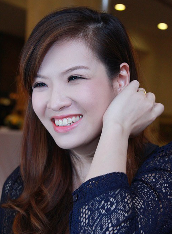Ngắm những nụ cười "thả phanh" hở cả lợi của sao Việt 12