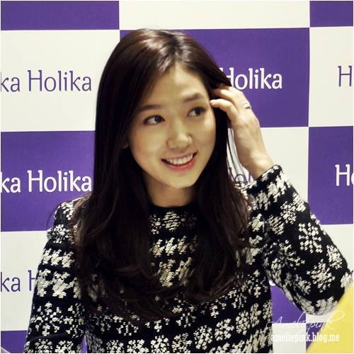 Hàng ngàn fan xếp hàng dài để được gặp Park Shin Hye 20