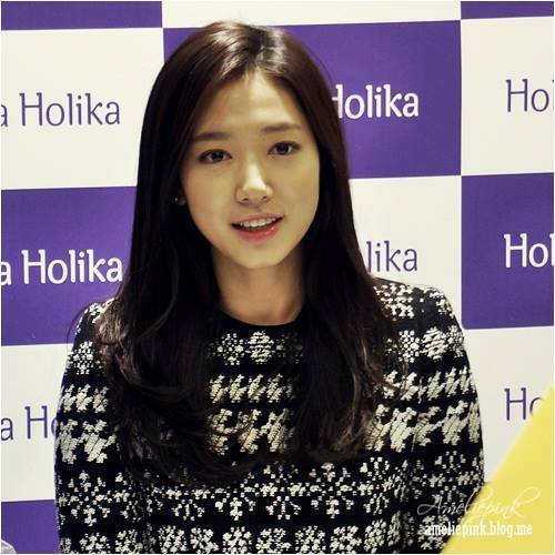 Hàng ngàn fan xếp hàng dài để được gặp Park Shin Hye 6