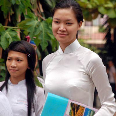 Muôn nẻo "đường học" của sao Việt: kẻ lận đận - người cần cù 6