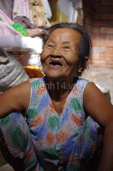 Xót thương hoàn cảnh cụ bà 80 tuổi cô độc giữa Sài Gòn 8
