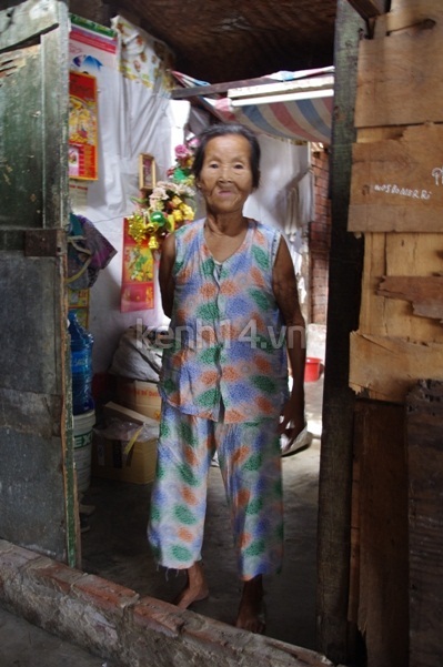 Xót thương hoàn cảnh cụ bà 80 tuổi cô độc giữa Sài Gòn 14