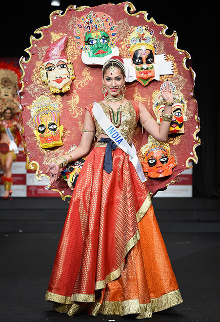 Đặng Thu Thảo tự tin khoe trang phục dân tộc tại Miss International 5