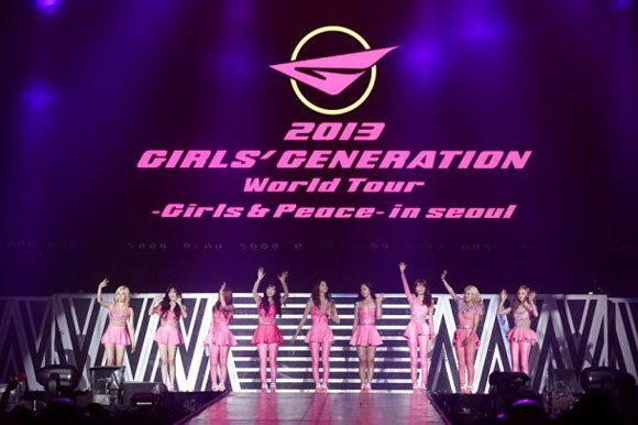 Concert "màu hồng" của SNSD đã chính thức khai pháo 2