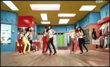 Tăm tia những điệu nhảy "na n&aacute;" nhau của Kpop 13