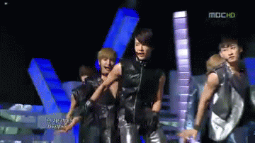 Tăm tia những điệu nhảy "na n&aacute;" nhau của Kpop 15