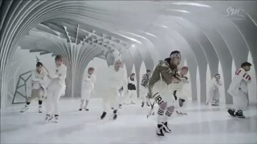 Tăm tia những điệu nhảy "na n&aacute;" nhau của Kpop 19