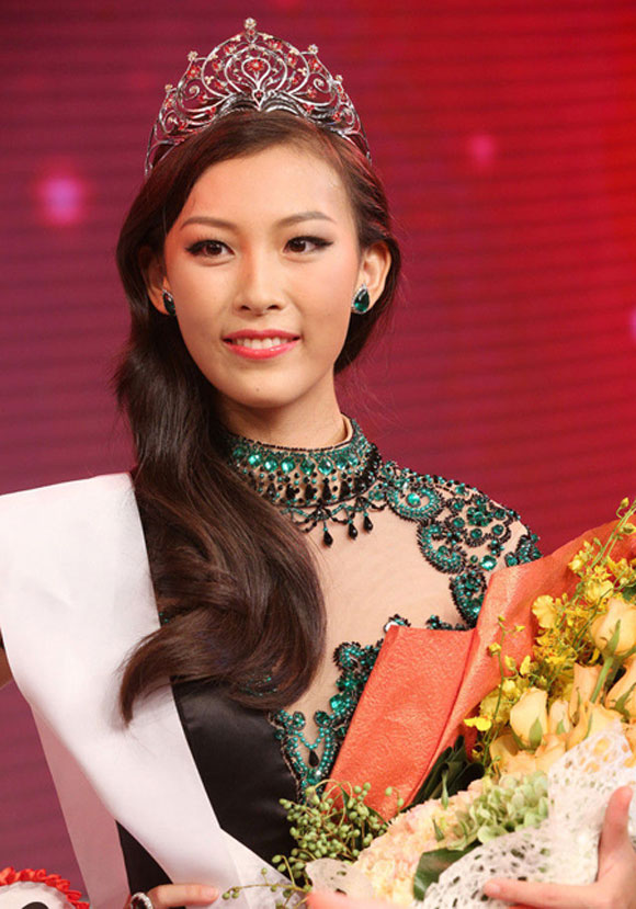 Hoa hậu Hoàn vũ Trung Quốc 19 tuổi bất ngờ từ bỏ vương miện 1