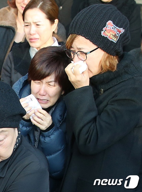 Tang lễ đẫm nước mắt đưa tiễn nữ diễn viên Kim Ja Ok 10