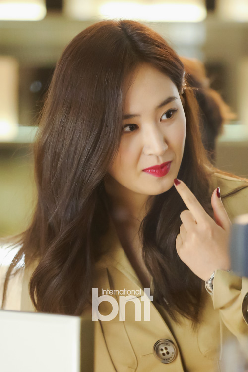 Yuri (SNSD) bị chê già nua khi tham gia sự kiện 8