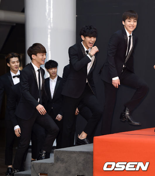 Dàn siêu sao Hàn Quốc lộng lẫy trên thảm đỏ “KBS Gayo Daejun 2014” 9