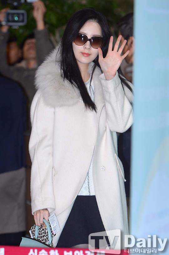 Yoona (SNSD) tỏa sáng trong sự kiện, Seohyun ngọt ngào tại sân bay 8