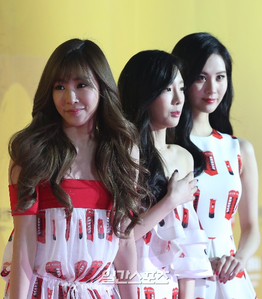 TaeTiSeo (SNSD) gợi cảm, EXO nổi bật giữa dàn sao trên thảm đỏ 2