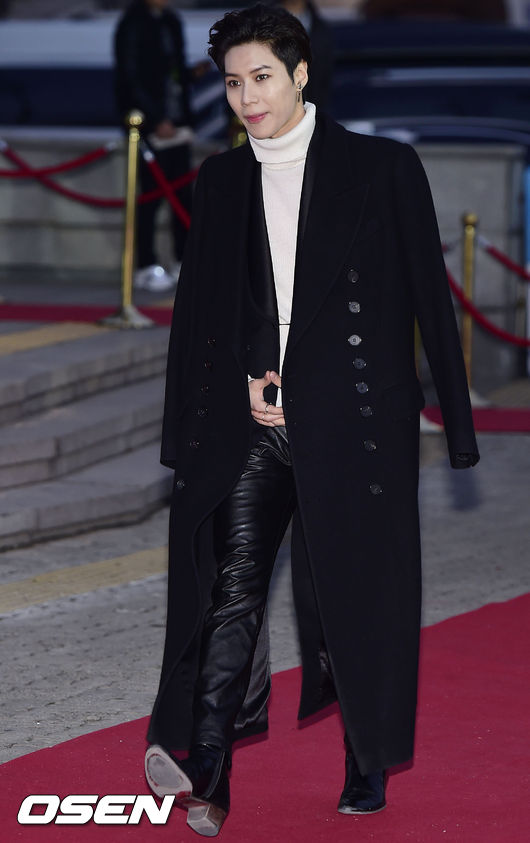 TaeTiSeo (SNSD), EXO cùng dàn sao lộng lẫy trên thảm đỏ "Seoul Music Awards" 26