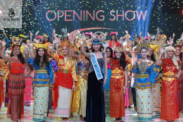 Clip thí sinh "Miss World 2013" nói "Xin chào Việt Nam" 6