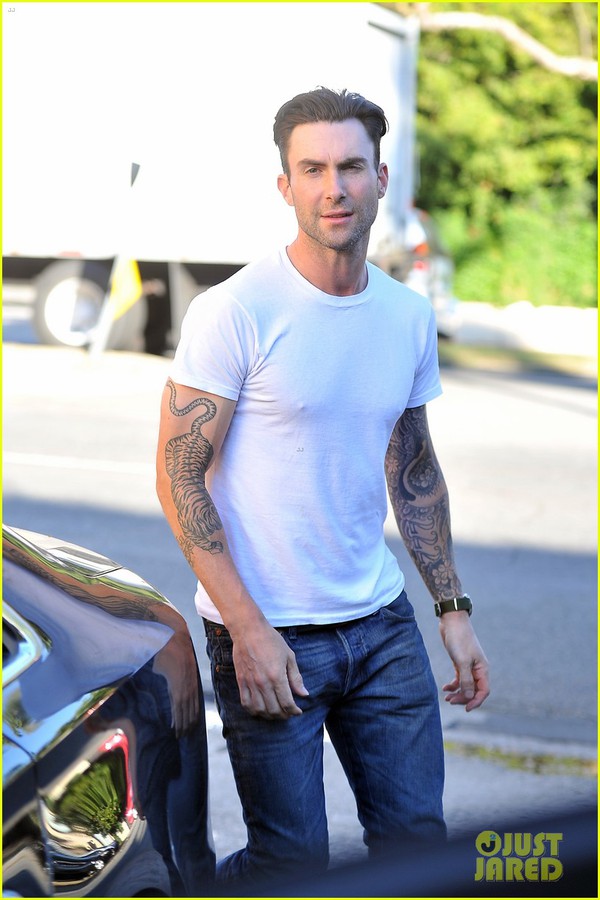 Adam Levine đi ăn tối ra mắt bố mẹ vợ tương lai 3