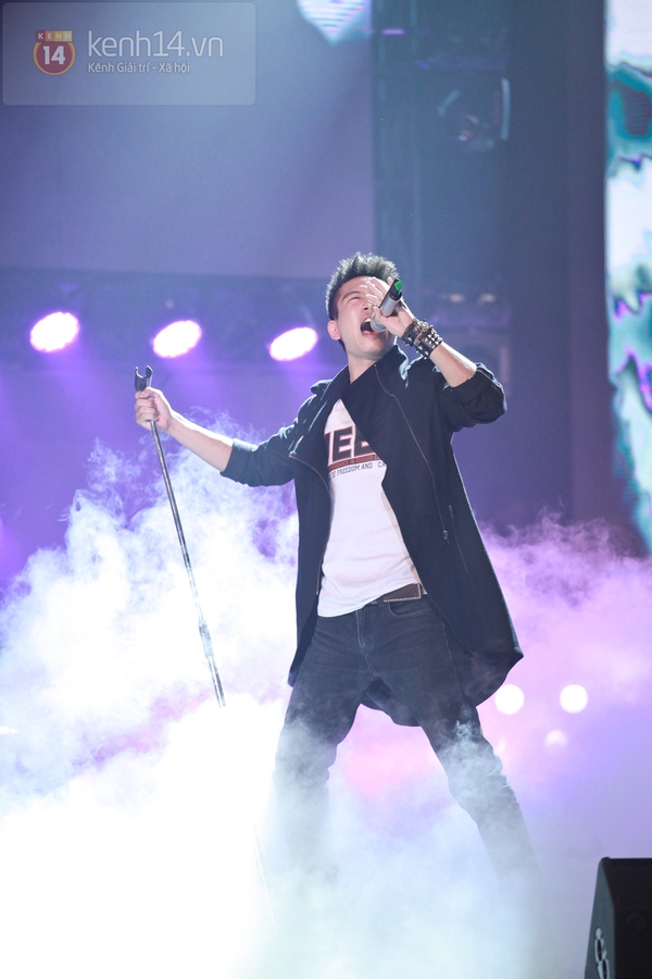 SISTAR, Văn Mai Hương "ch&aacute;y hết m&igrave;nh" c&ugrave;ng kh&aacute;n giả Việt 23