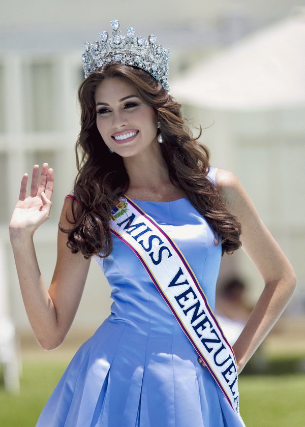 Cận cảnh nhan sắc xinh đẹp của Miss Universe 2013 3