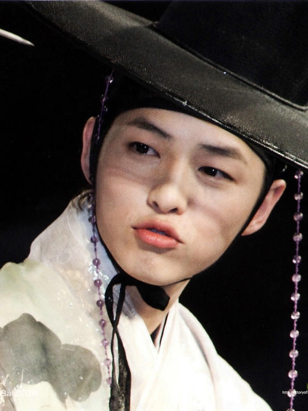 Đủ kiểu tạo dáng "chu môi" của loạt mỹ nam đình đám xứ Hàn 29